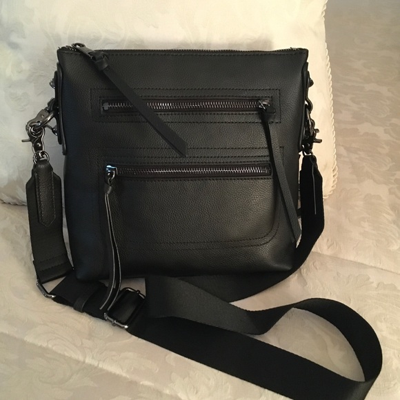 Botkier New!! CHELSEA TRAVEL CROSSBODY - Picture 3 of 11
